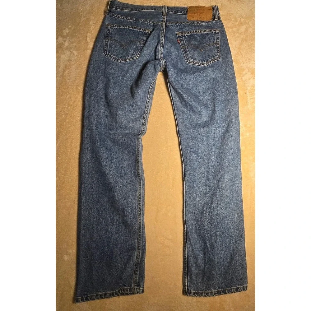 Vintage Levis 501 Mens Jeans 33x31 Medium Wash Button Fly Made in USA Denim 1092